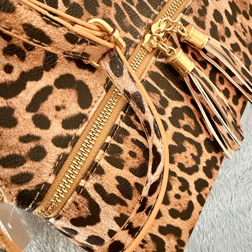 LEOPARD Print BAG⭐️❤️NWT faux leather/SHOULDER/CROSSBODY HANDBAG LIGHTWEIGHT - Picture 8 of 13